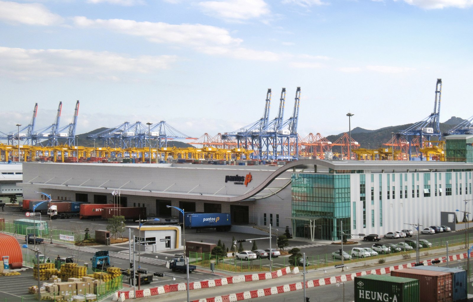 Operational resilience and controlled warehouse operations